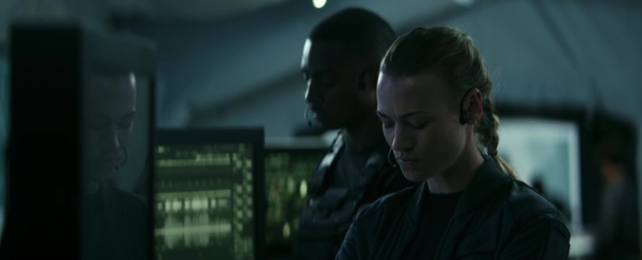Keywords: Yvonne Strahovski; Tomorrow war: 